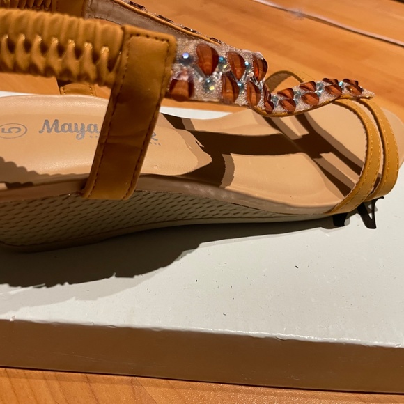 sandals - Picture 2 of 2